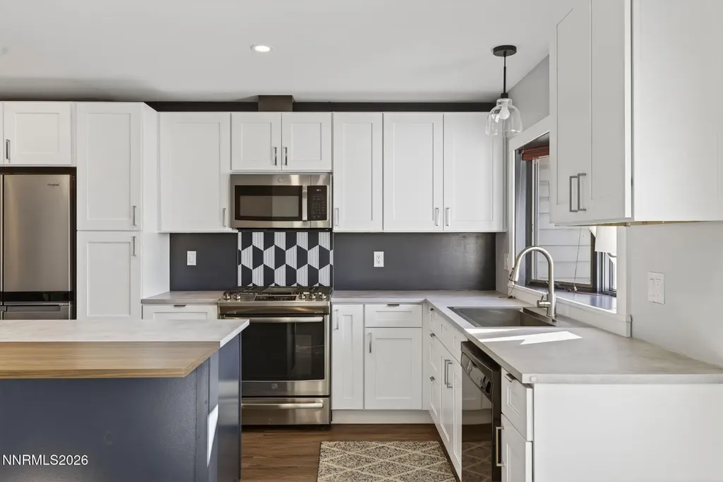 908 Pinewood Sparks NV 89434