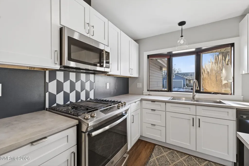 908 Pinewood Sparks NV 89434