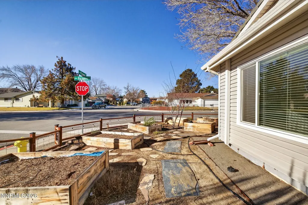 908 Pinewood Sparks NV 89434