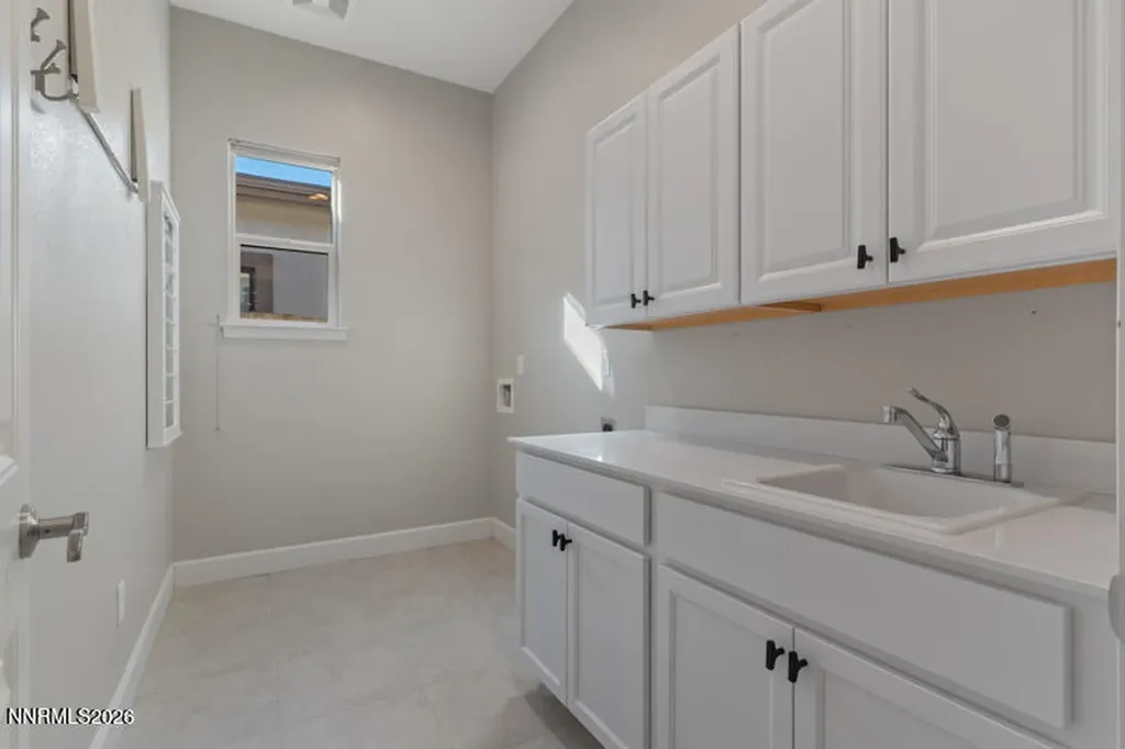 2221 Paint Horse Reno NV 89521