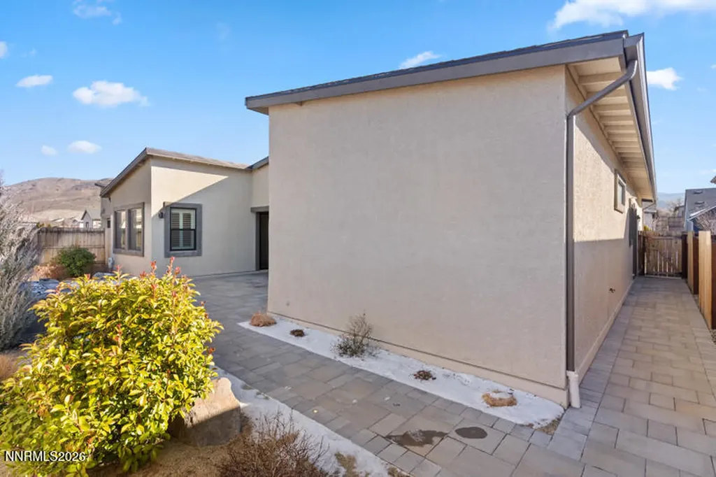 2221 Paint Horse Reno NV 89521