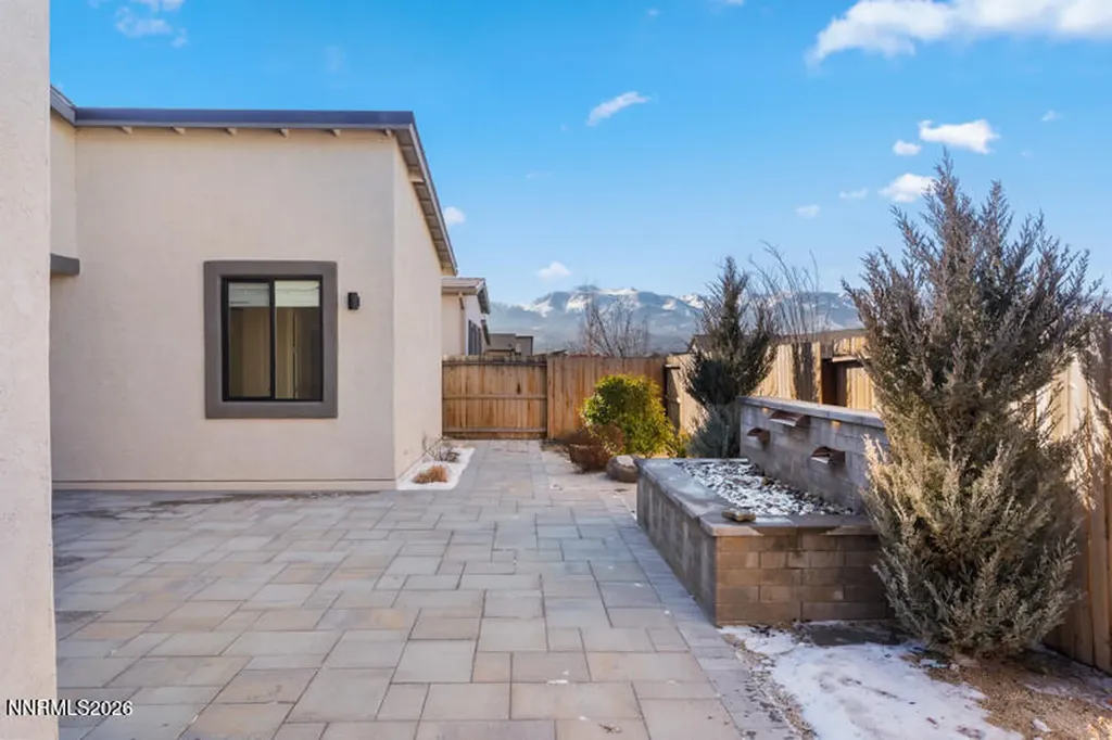 2221 Paint Horse Reno NV 89521