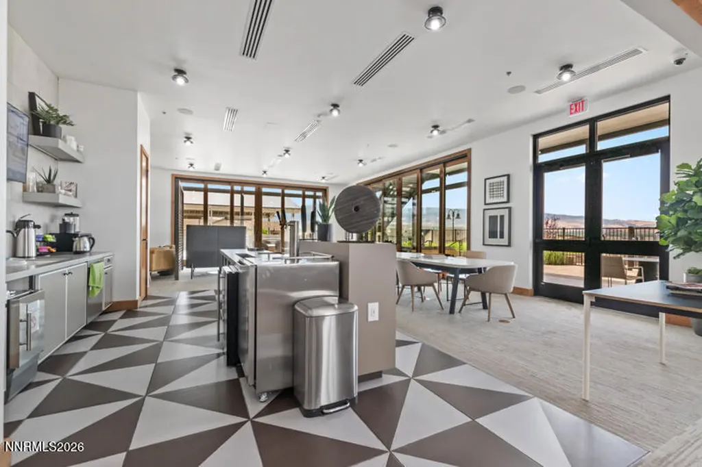 2221 Paint Horse Reno NV 89521