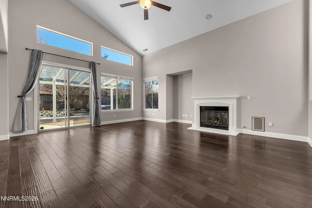 645 Paso Fino Reno NV 89521