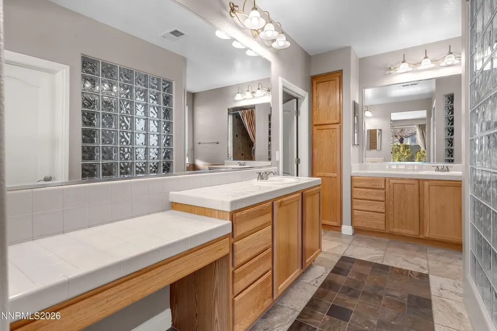 645 Paso Fino Reno NV 89521