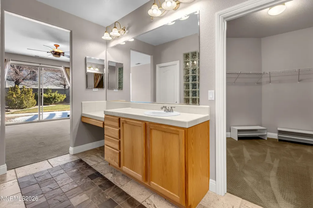 645 Paso Fino Reno NV 89521