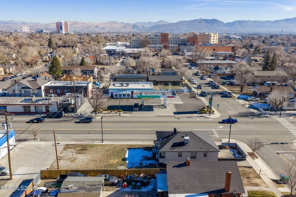 943 Wells Reno NV 89502