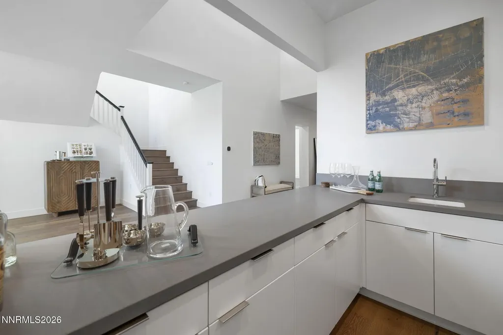 5406 Side Saddle Reno NV 89509