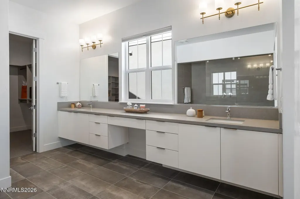 5406 Side Saddle Reno NV 89509