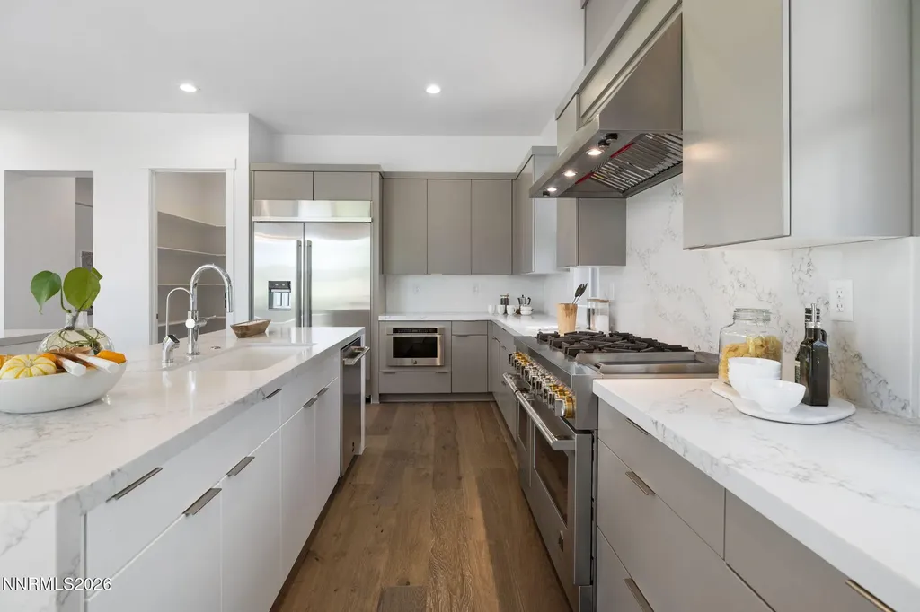 5406 Side Saddle Reno NV 89509