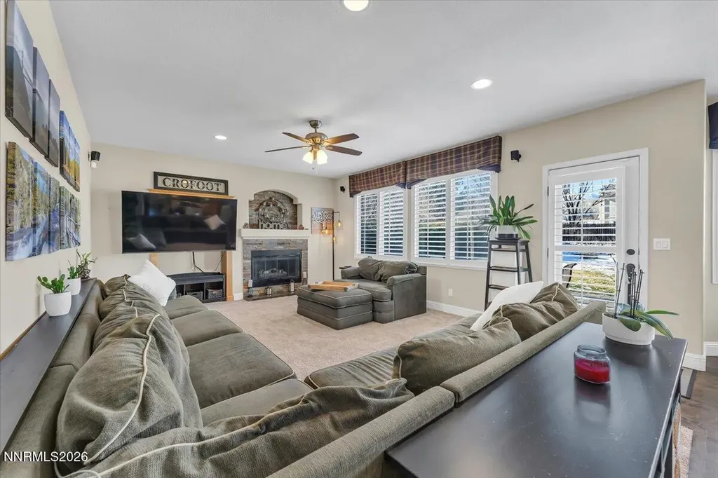 4535 Great Falls Reno NV 89511
