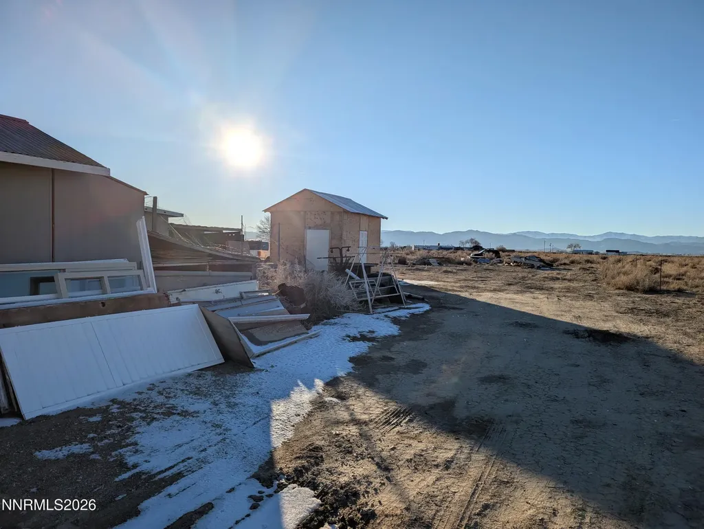 13 Falcon Yerington NV 89447