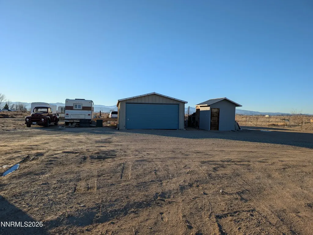 13 Falcon Yerington NV 89447