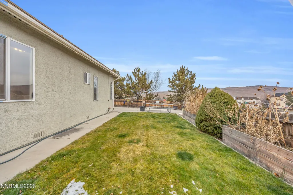 3290 Creekside Sparks NV 89431