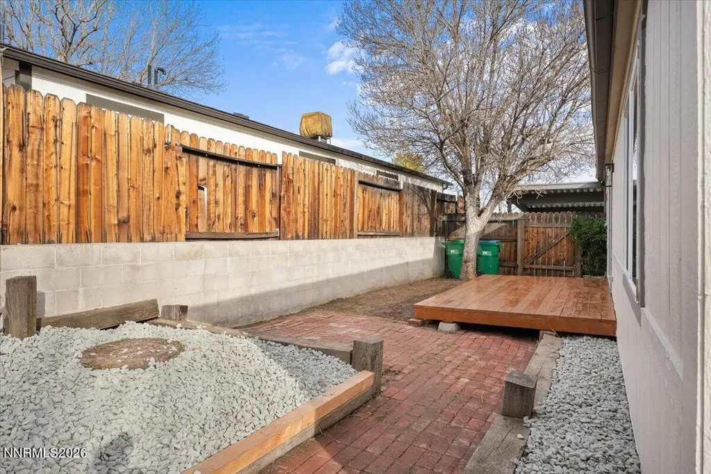 2701 Daffodil Reno NV 89512