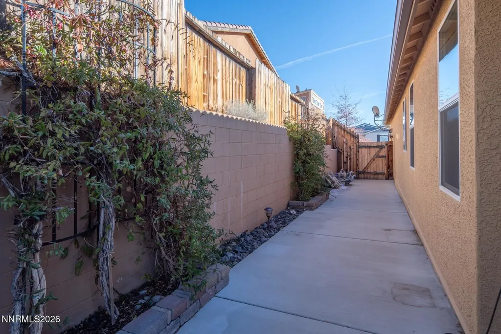 1413 Bluewood Reno NV 89523