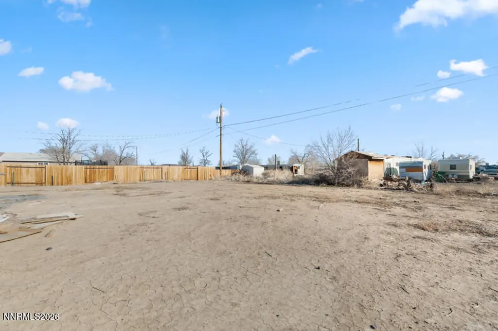 2580 Winnemucca Silver Springs NV 89429