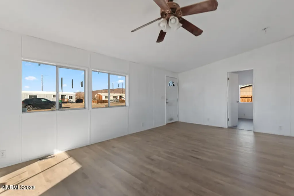 2580 Winnemucca Silver Springs NV 89429