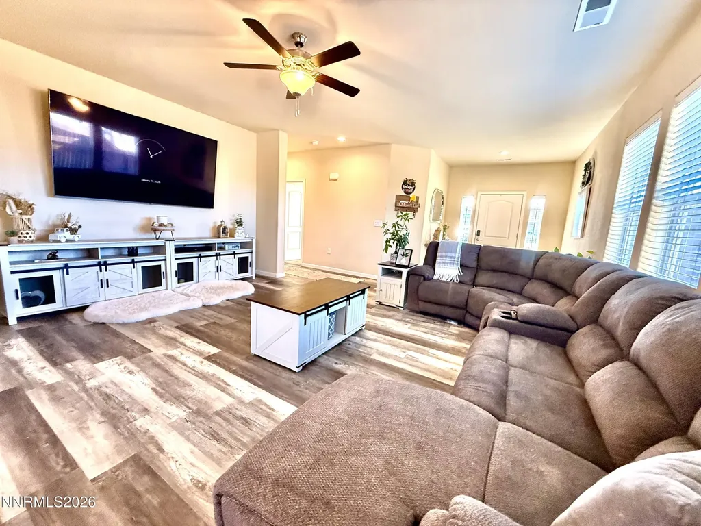 164 Royal Oaks Fernley NV 89408