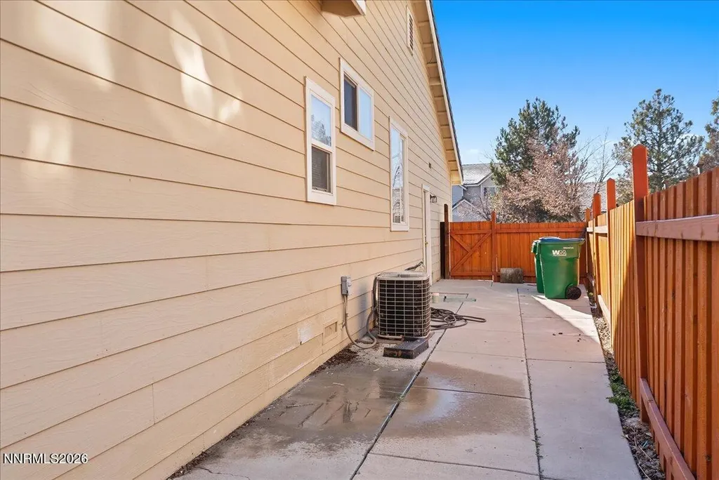 7214 Grand Island Sparks NV 89436