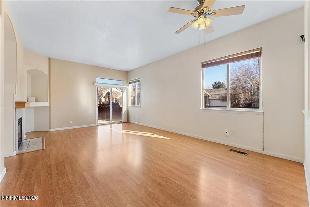 7214 Grand Island Sparks NV 89436