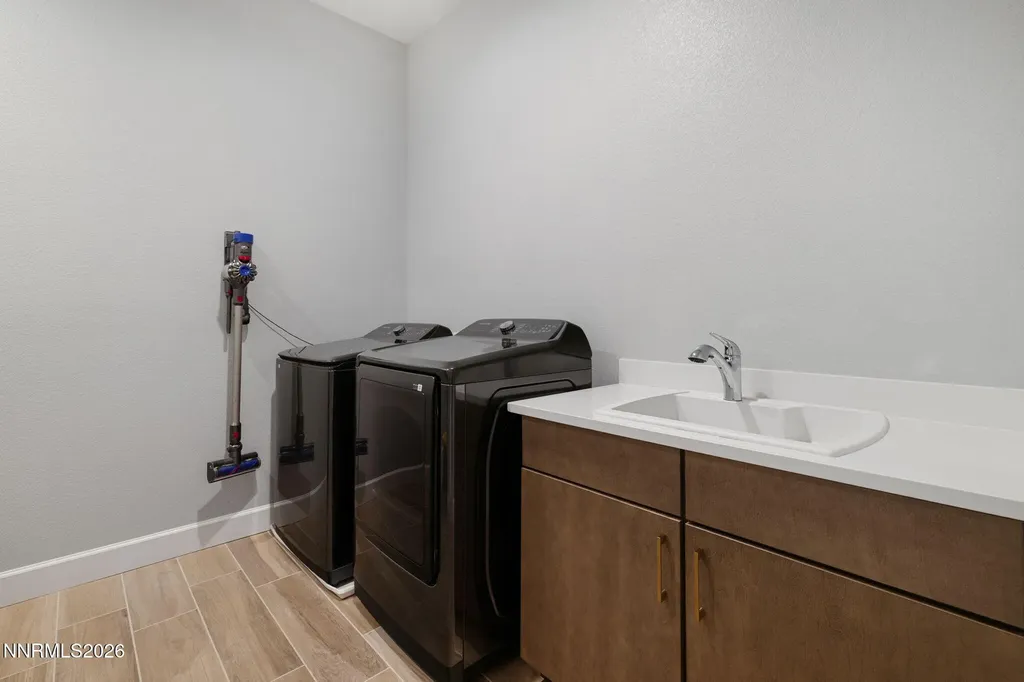 1561 Evangeline Sparks NV 89436