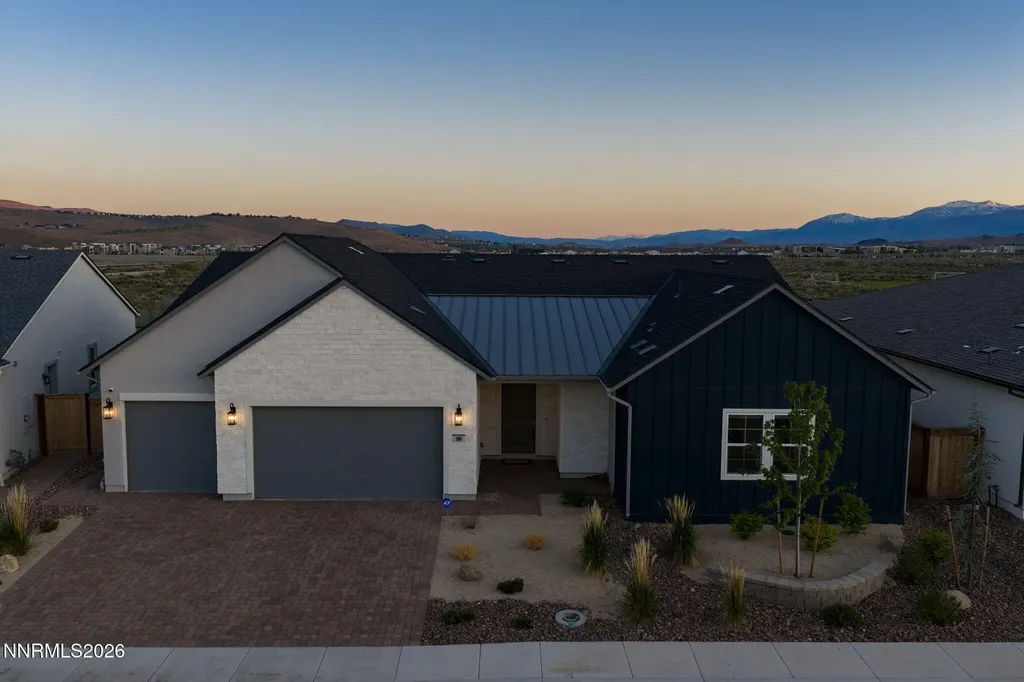 1561 Evangeline Sparks NV 89436