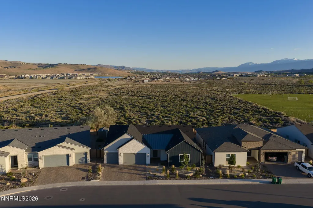 1561 Evangeline Sparks NV 89436