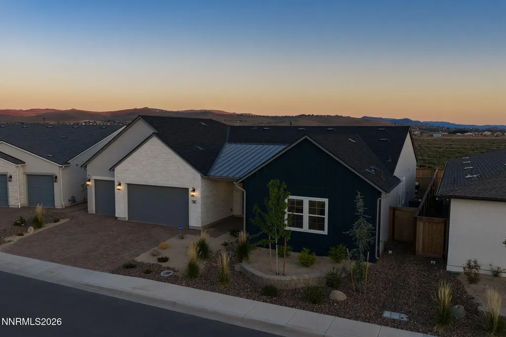 1561 Evangeline Sparks NV 89436
