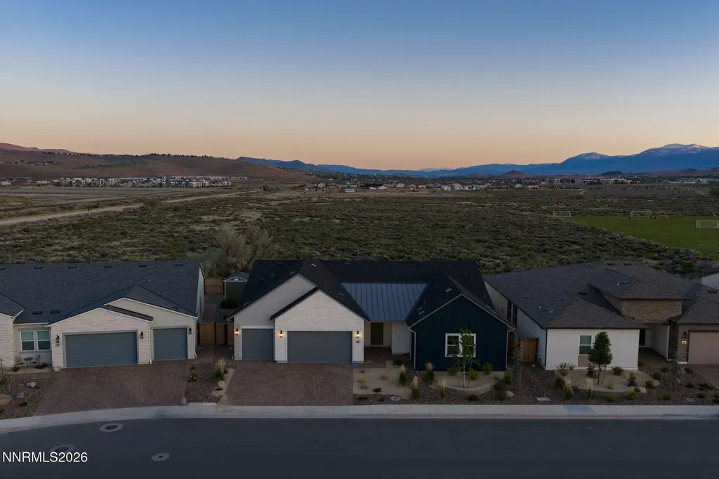 1561 Evangeline Sparks NV 89436