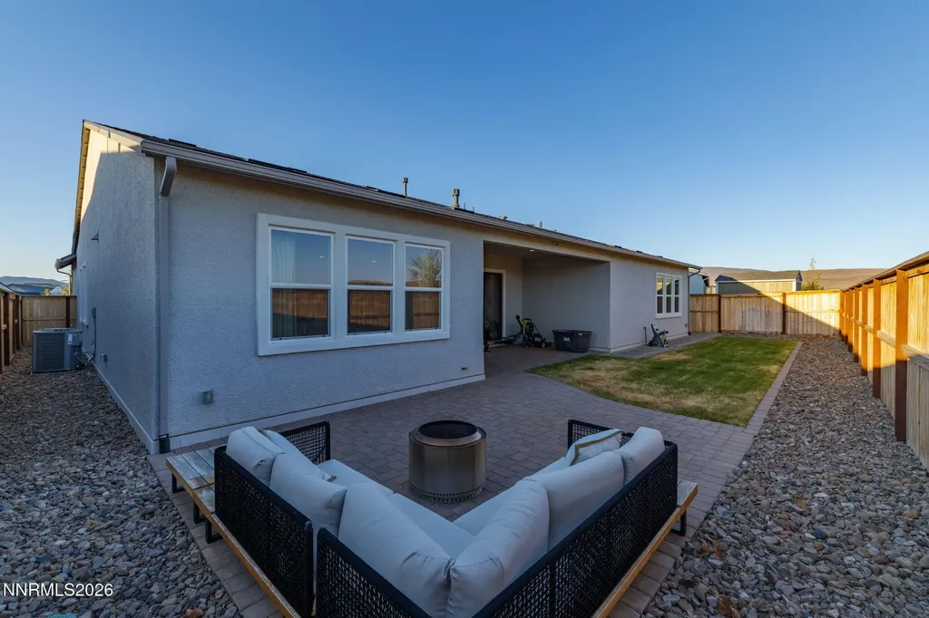 1561 Evangeline Sparks NV 89436