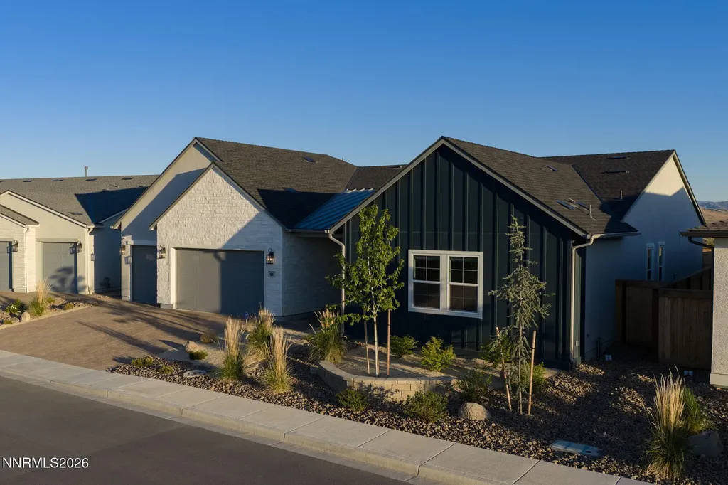 1561 Evangeline Sparks NV 89436