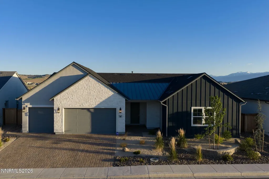1561 Evangeline Sparks NV 89436