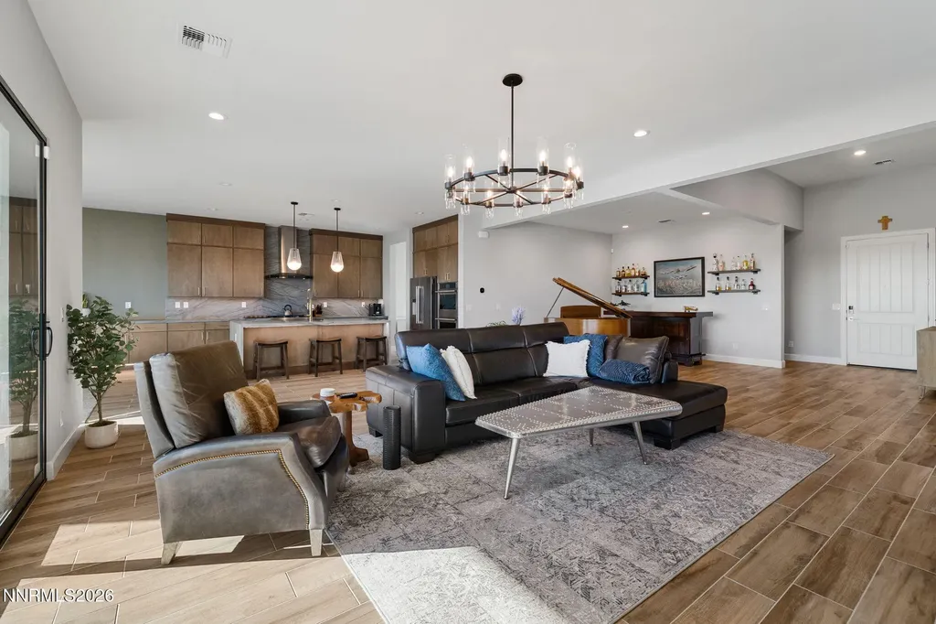 1561 Evangeline Sparks NV 89436
