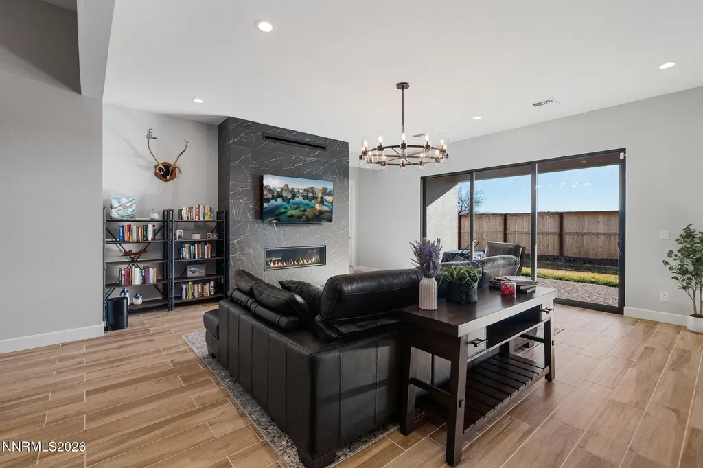1561 Evangeline Sparks NV 89436