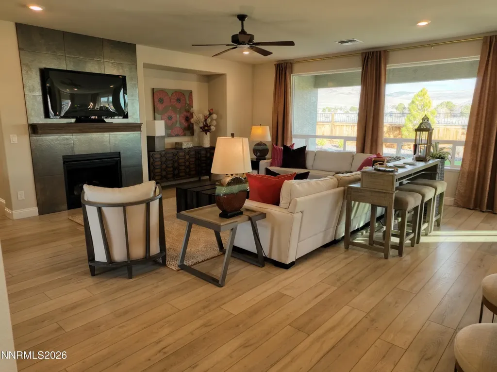 2330 Hickory Sparks NV 89441