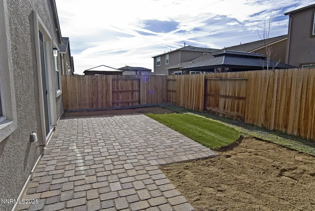 7761 Boulder Falls Sparks NV 89436