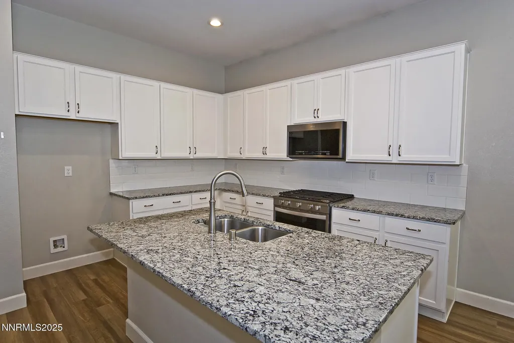 7761 Boulder Falls Sparks NV 89436
