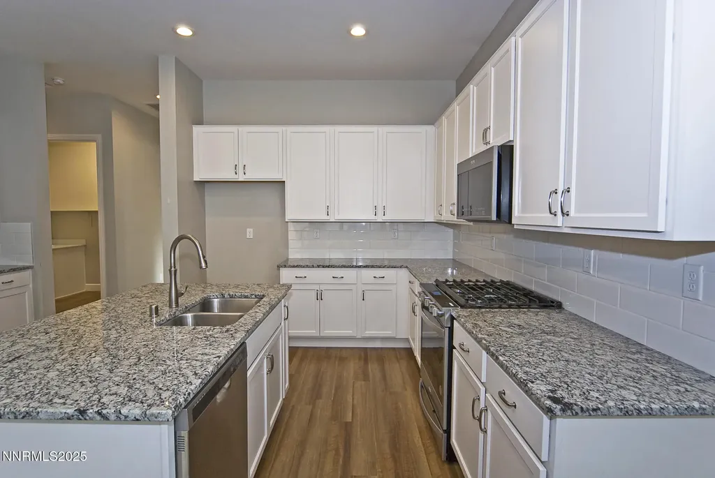 7761 Boulder Falls Sparks NV 89436