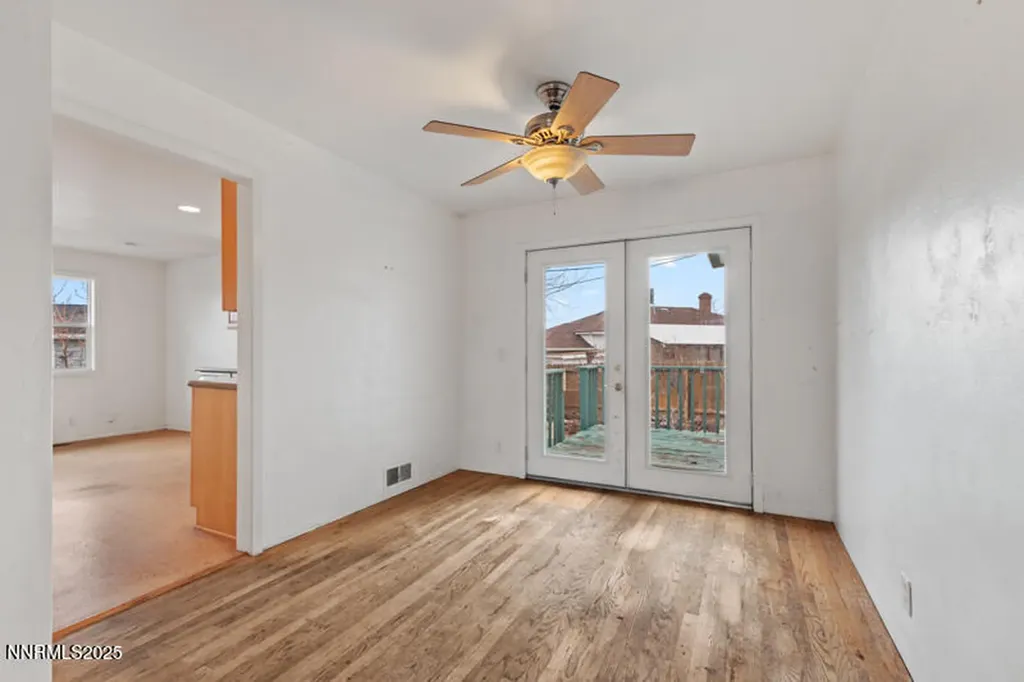 1606 Knoll Reno NV 89509