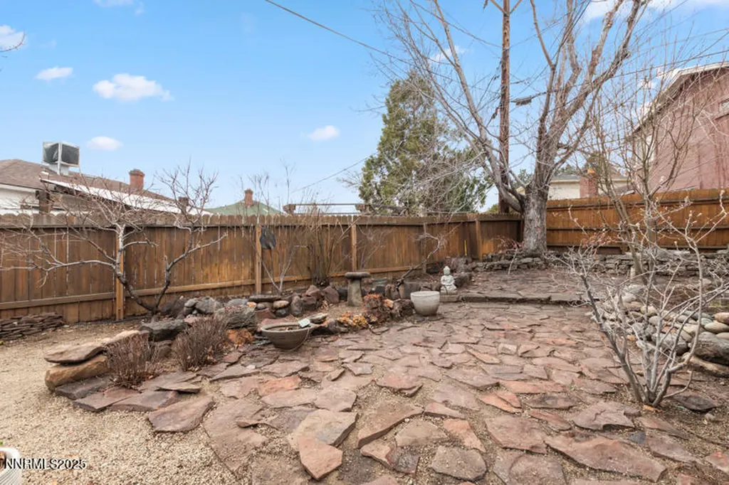 1606 Knoll Reno NV 89509