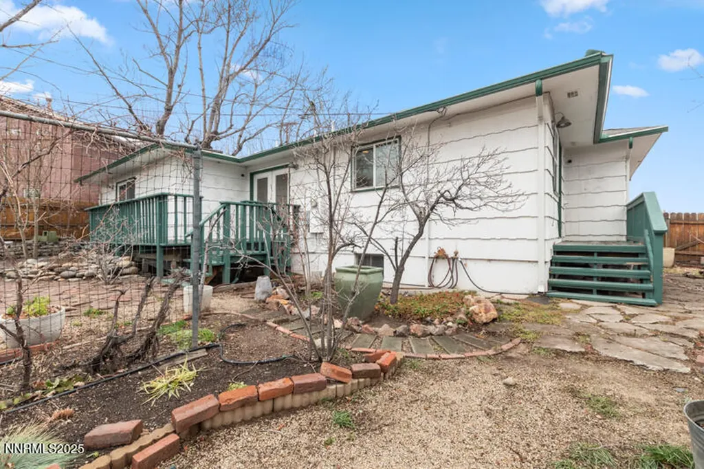 1606 Knoll Reno NV 89509
