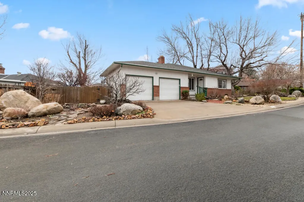 1606 Knoll Reno NV 89509