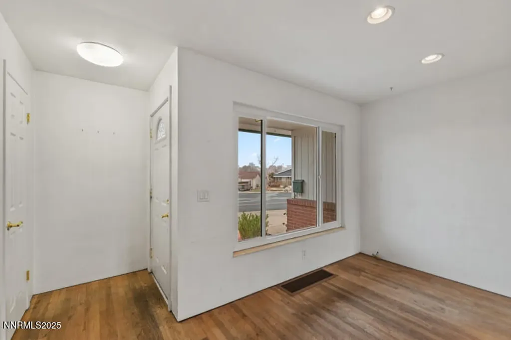 1606 Knoll Reno NV 89509