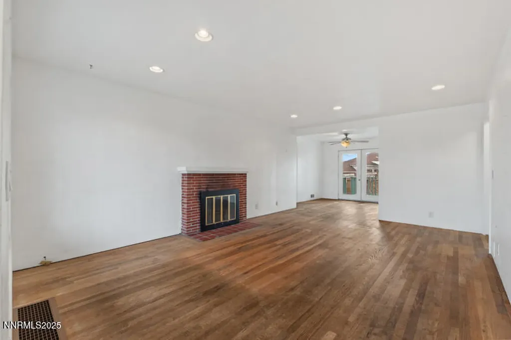 1606 Knoll Reno NV 89509