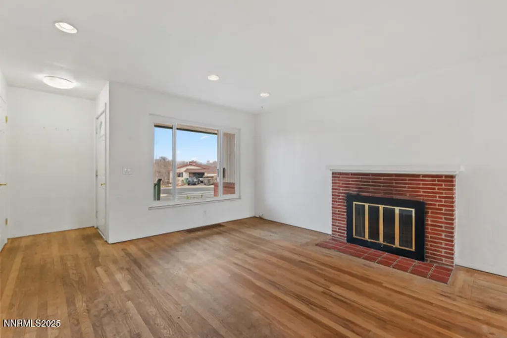1606 Knoll Reno NV 89509