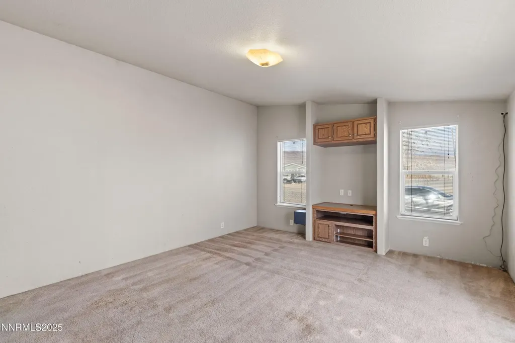 2550 Rawhide Silver Springs NV 89429