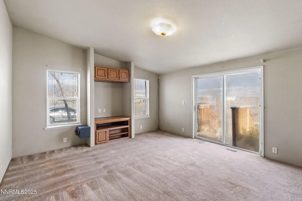 2550 Rawhide Silver Springs NV 89429