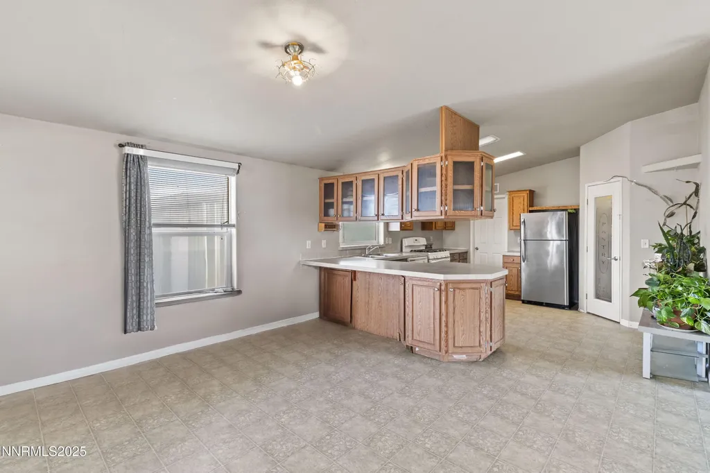 2550 Rawhide Silver Springs NV 89429
