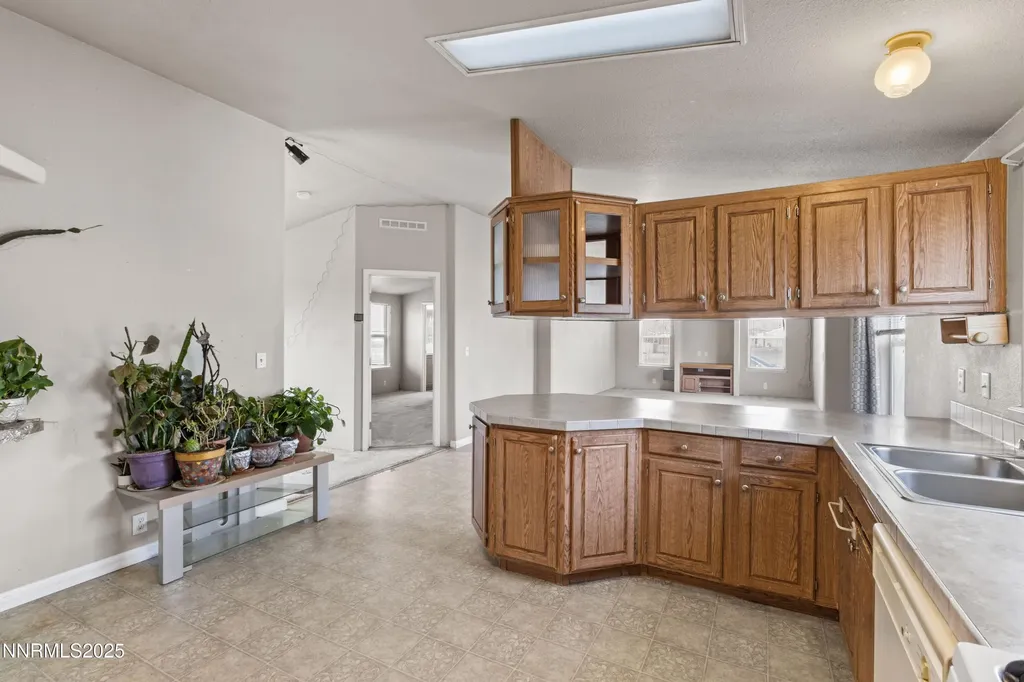 2550 Rawhide Silver Springs NV 89429